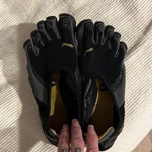 Vibram 5 finger size 39/8